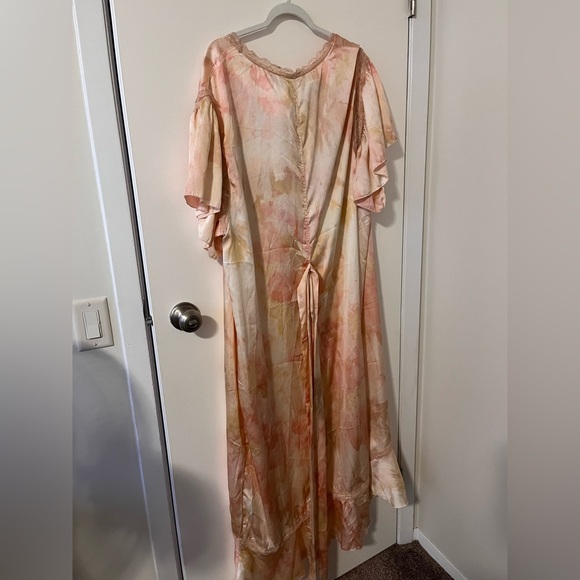 Free People Silky Robe and Matching Shorts - Picture 7 of 7